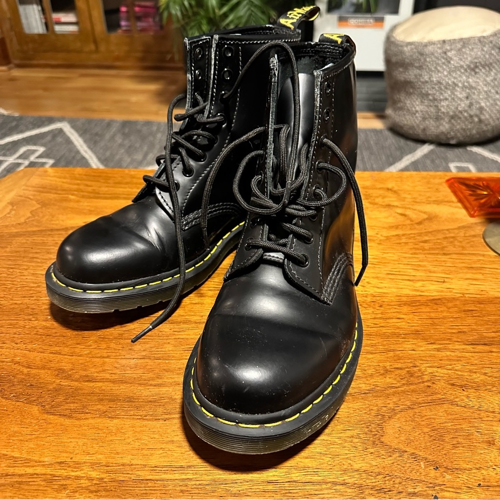 DR MARTENS 1460 SMOOTH LEATHER LACE UP BOOTS